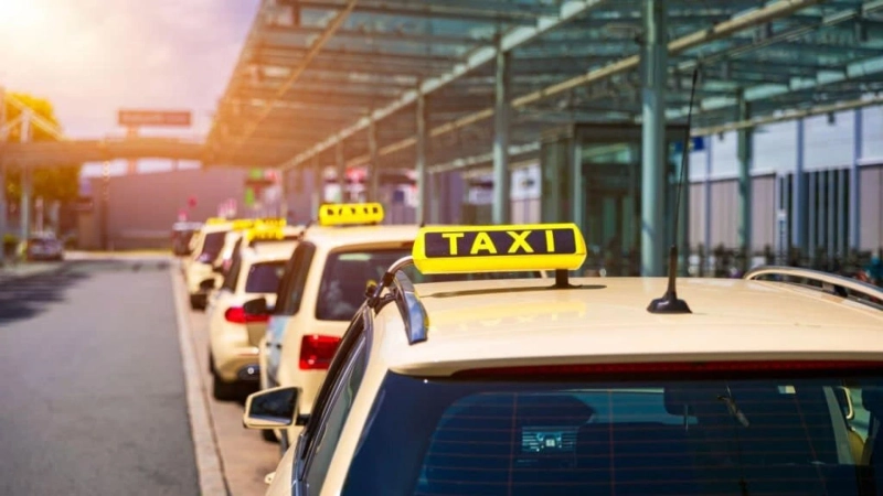 Benefits of Using a Taxi Service for Corporate Transportation