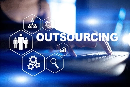 10 Reasons Why Small Businesses Should Consider IT Outsourcing