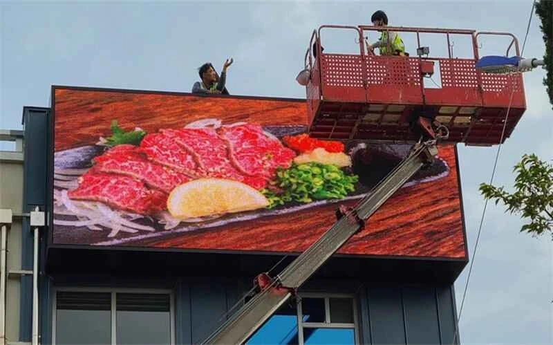Enhancing Engagement and Communication in Events with SMD Screens