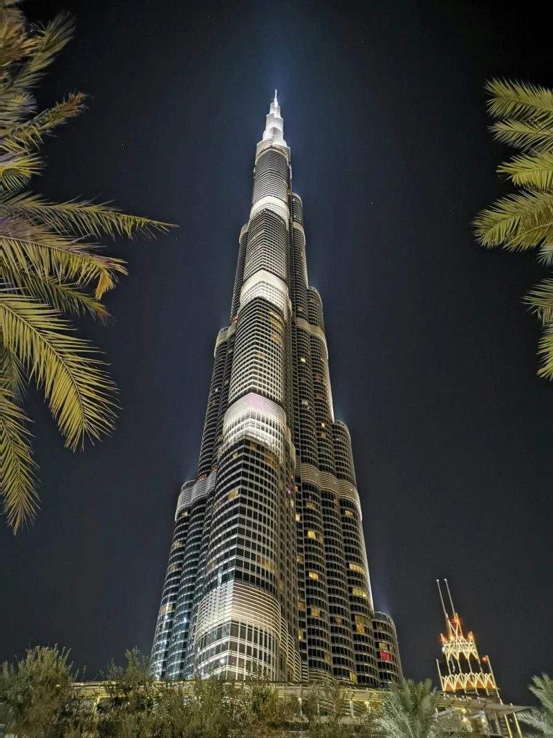 Reach New Heights at Burj Khalifa Dubai