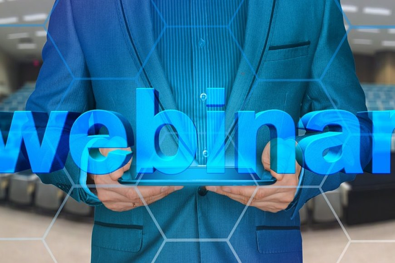Hook Your Audience: 8 Tips To Create Compelling Webinar Intro Script