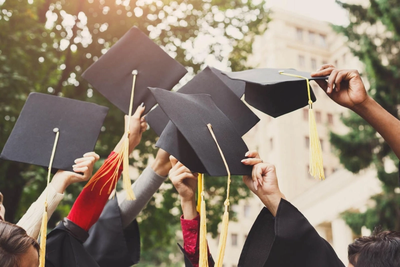 How Can One Benefit From A Graduate Certificate In Leadership?