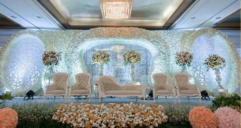 What Does an Event Planner Do for a Wedding?