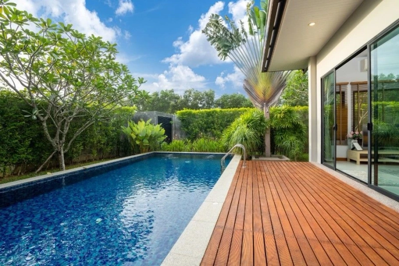 Create Your Backyard Oasis with a Stunning Swimming Pool