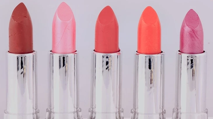 Choose the Perfect Lipstick with Makeup Classes!