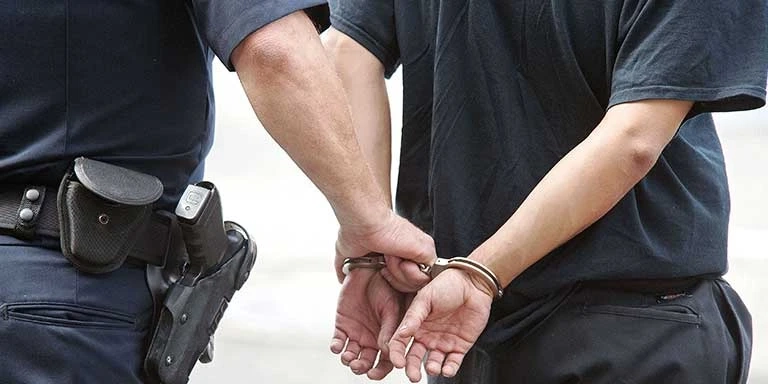 As a fire police officer can I use handcuffs?