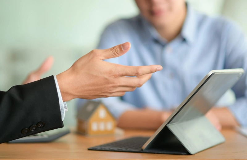 What is the best way to choose a mortgage broker?