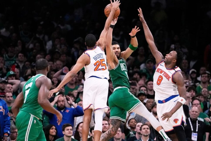 Knicks Take a 2-0 Lead Over the Celtics