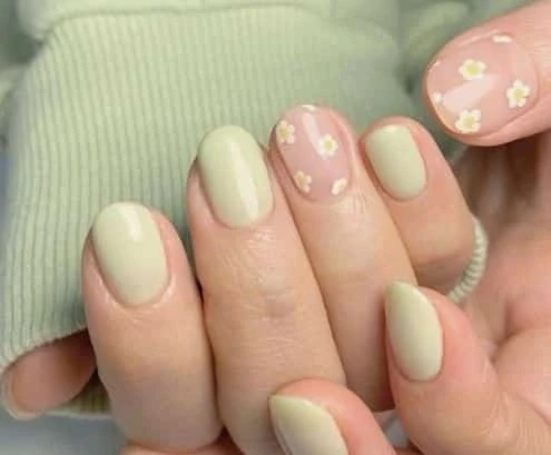 Short Classic Nails: Timeless Elegance at Your Fingertips