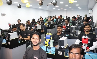 Top 7 Benefits of Learning From a Mobile Training Institute