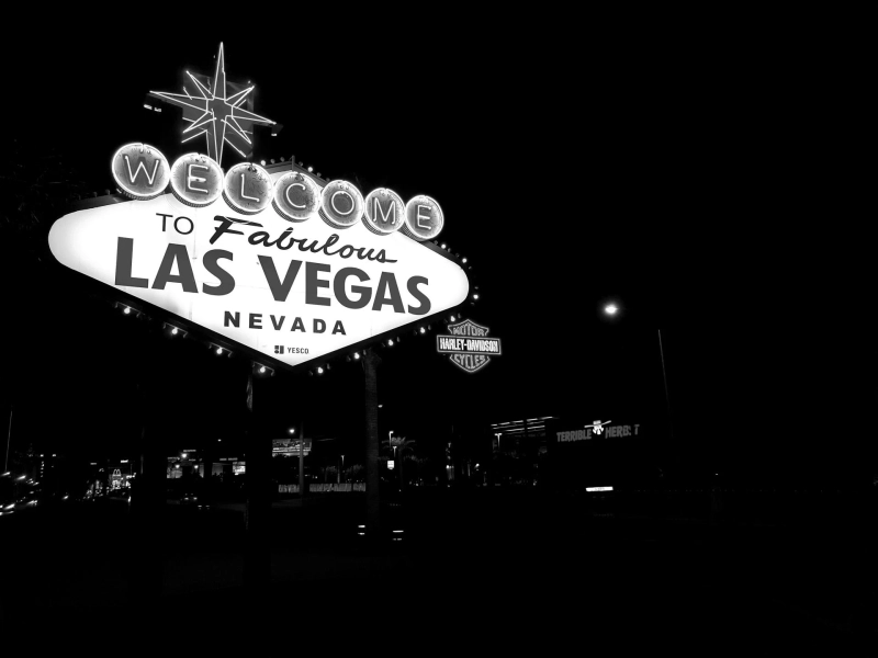 Neon Nights & Gourmet Heights: The Ultimate Las Vegas After-Dark Guide