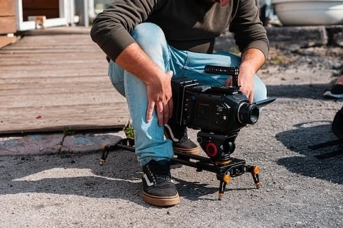 Unleash the Power of Visual Storytelling: Choosing the Right Corporate Video Production Company in Delhi