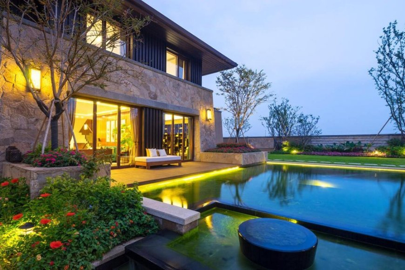 Where to Place Permanent Outdoor Lighting Fixtures for Maximum Impact