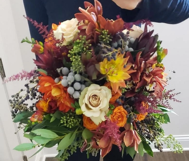 What to Know About Hiring Your Wedding Florist