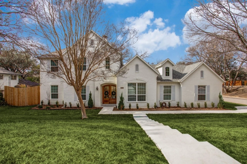 Express Yourself: Adding Unique Design Elements to Your Home's Interior