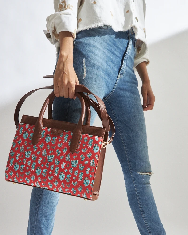 The Evolution of Handbags in Women’s Fashion