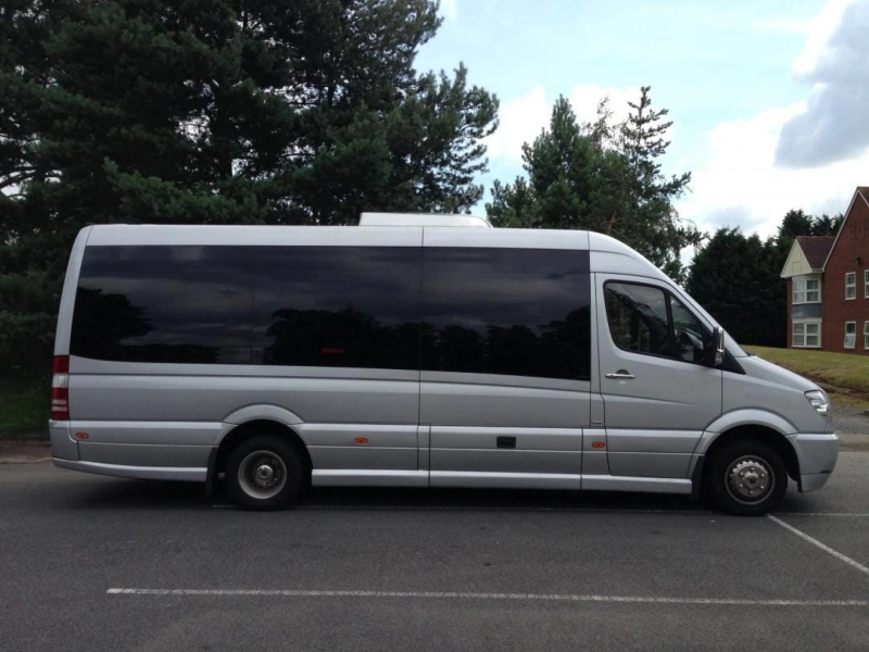 Choosing the Perfect 16 Seater Minibus for Your Group Travel Needs