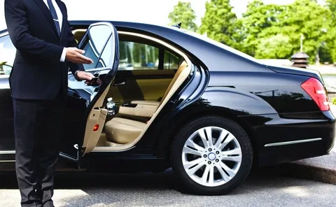Private Driver in Riyadh | Premium Chauffeur Service for Business Travel in Saudi Arabia