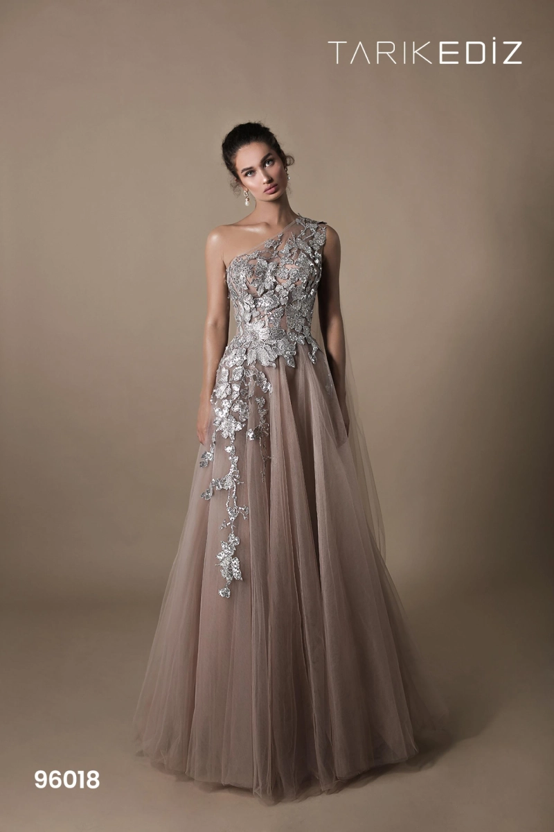 Why to Choose Tarik Ediz Designer Dresses?