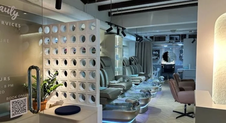 Julia Beauty: The Nail Salon in Chinatown Everyone’s Talking About