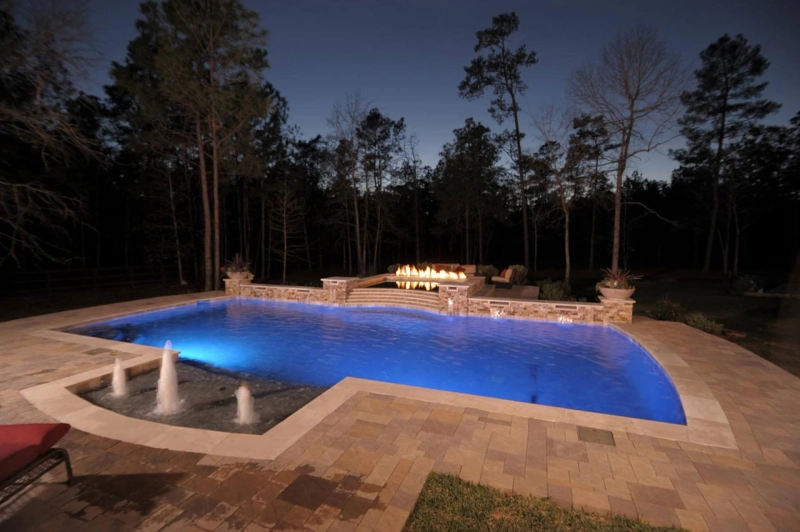 Custom Pools in Houston: Design Your Dream Backyard Oasis 