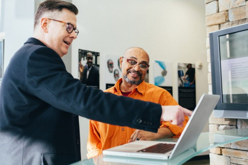 Level Up Your Team: Why Sales Management Training Programs Matter?