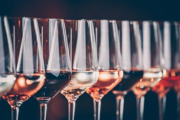 Elevating Mixology: Fielding's Local Kitchen + Bar - Where Craft Meets Artistry