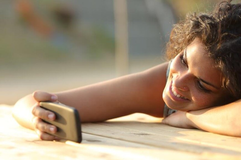 Easy Ways to Download Movies to Watch Offline For Free