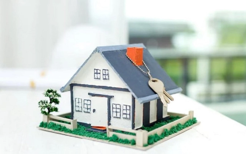 Detecting asset bubbles and predicting real estate markets.