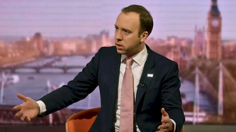 Coronavirus: PM urges industry to help make NHS ventilators