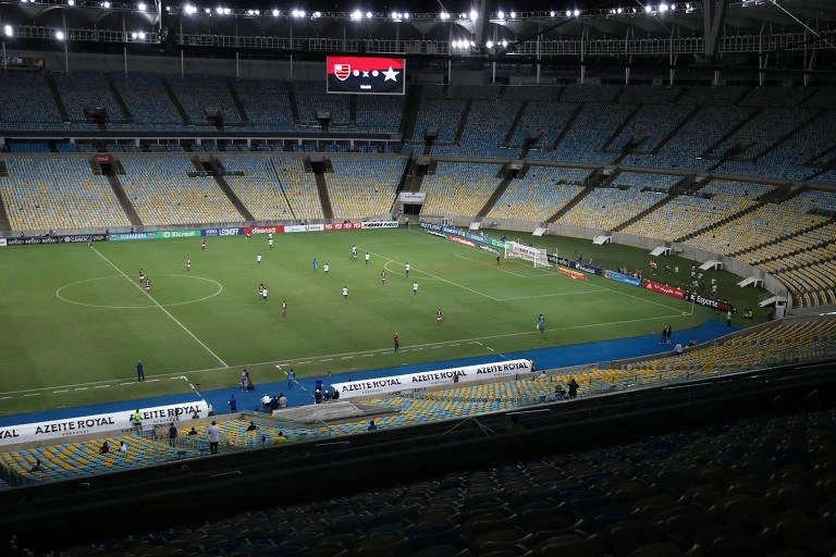 Clubes se reúnem com Crivella e planejam volta do futebol em junho