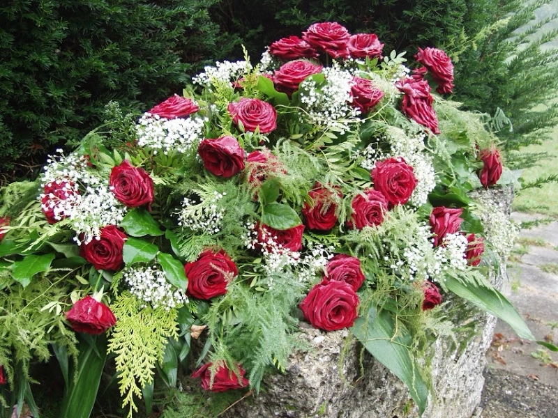 Seasonal Funeral Flowers What in Bloom for London Memorials