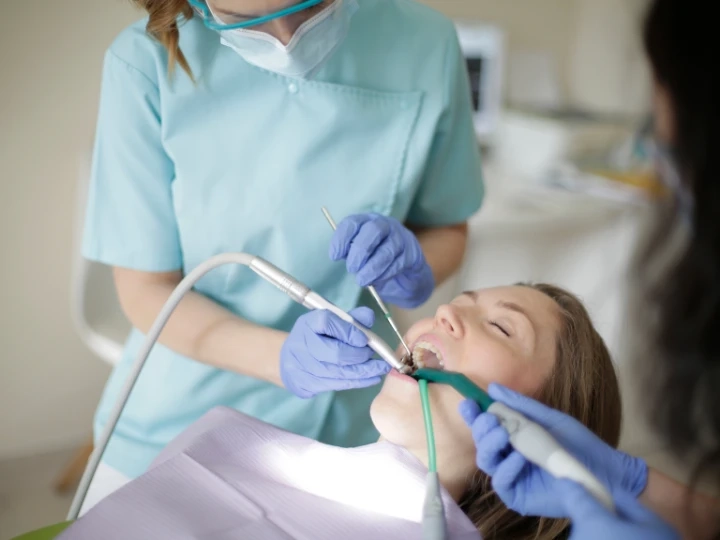 How an Emergency Dentist Handles Sudden Dental Trauma