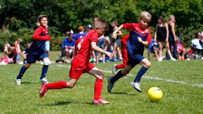 How Quality Youth Football Game Promotes Team Building Activities