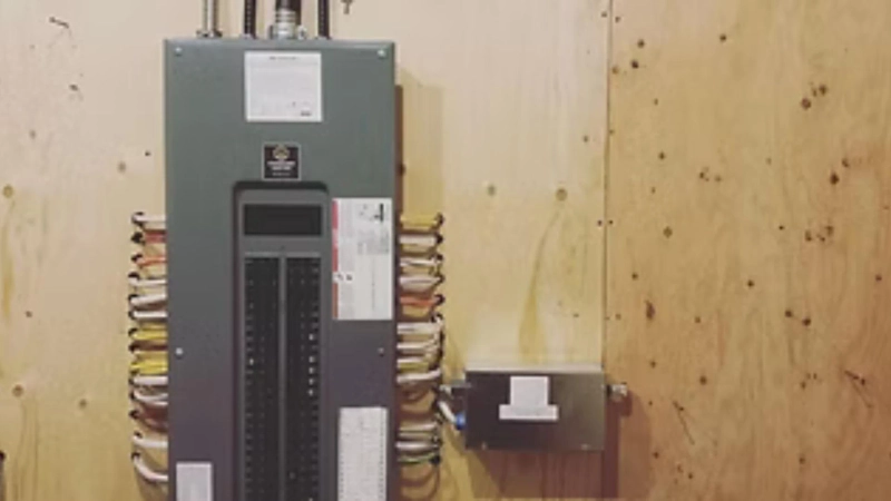 200 Amp vs 100 Amp Electrical Panel - What’s the Real Difference and Why It Matters for EV Owners