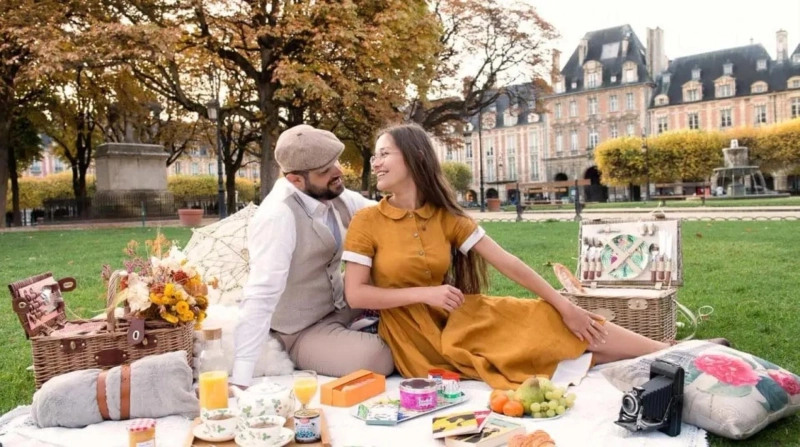 Experience the Charm of a Paris Picnic