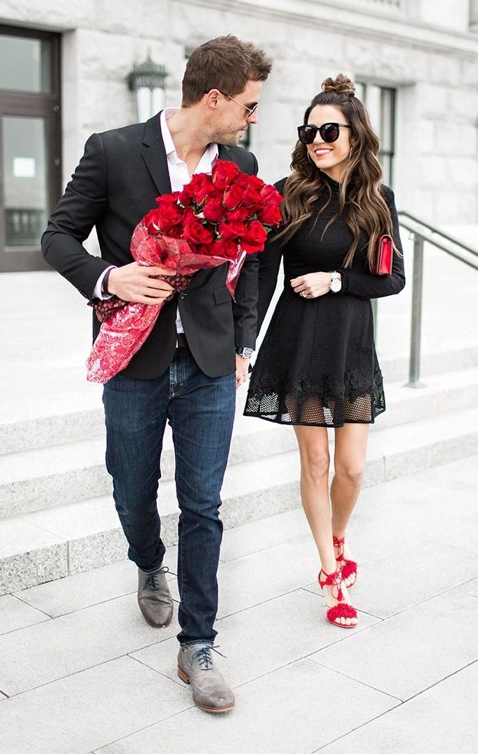 What Makes a Valentines Day Outfit Look Romantic?