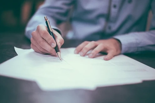 5 Keys For Writing A Strong Speech For Finance Speaking
