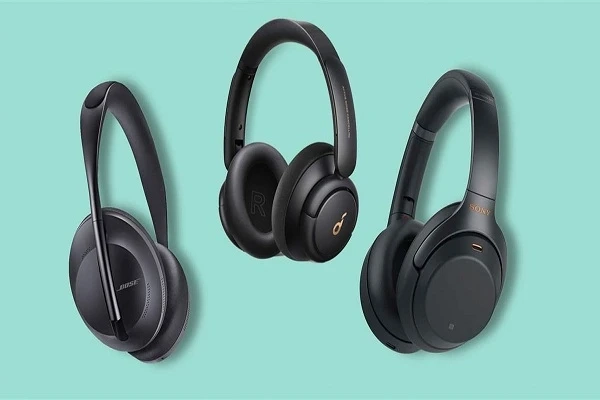 5 BEST TRAVEL HEADPHONES YOU CAN BUY TODAY