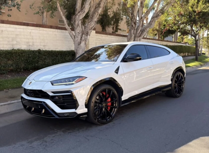 Driving Success: How Entrepreneurs Use Luxury Car Rentals to Elevate Their Brand