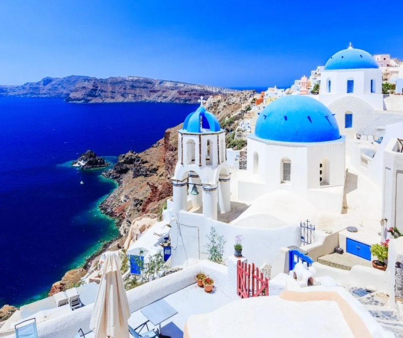 Top 5 Romantic Destinations in Greece for an Unforgettable Couples’ Getaway