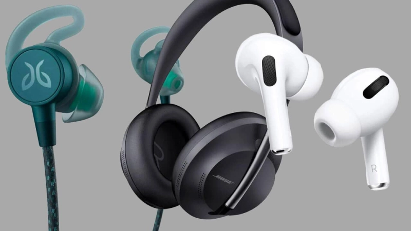 A Guide to Clean Earbuds and Headphones