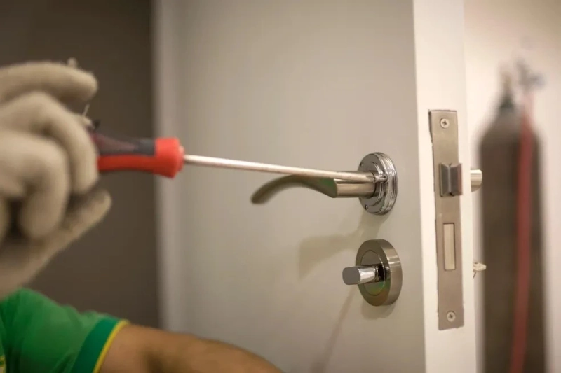 How to Choose the Right Padlock for Your Commercial Fleet
