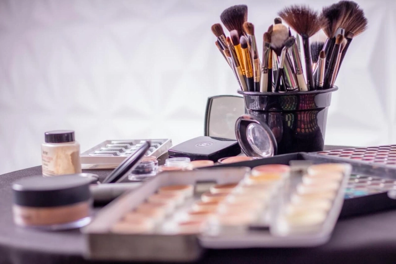 Top Brands of Makeup in USA - The News Engine