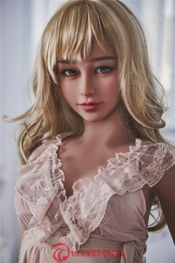 Do you know the difference between BBW Love dolls and love toys ?