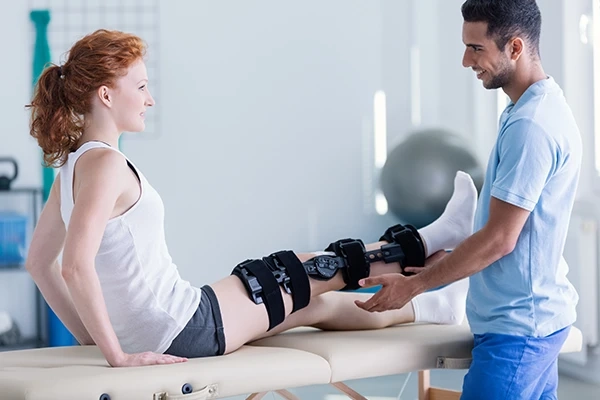 Book an Appointment with Acupuncturist for Knee Pain Relief