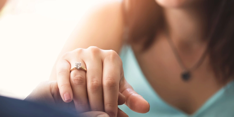 How an engagement ring can be both cheap in price and good in quality