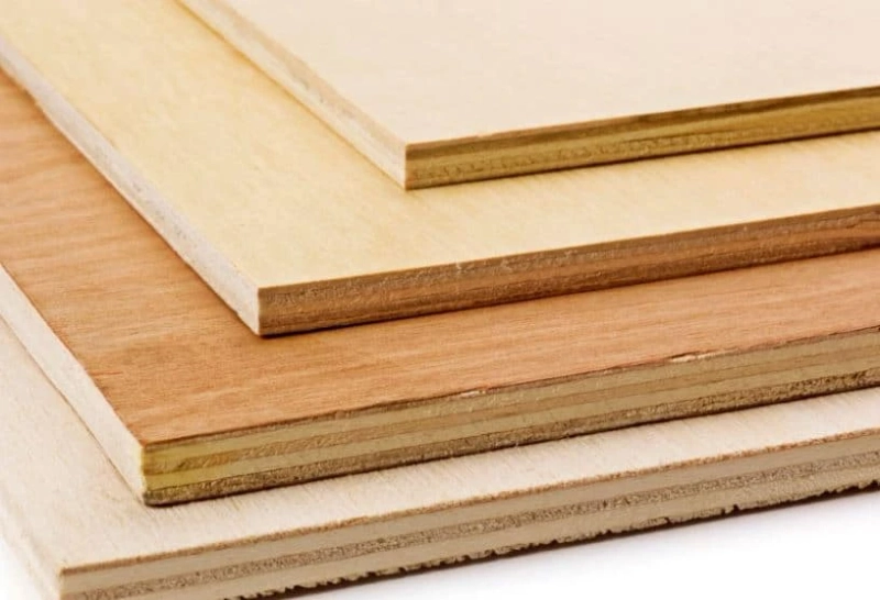What are the types of plywood available in the market and their usage?