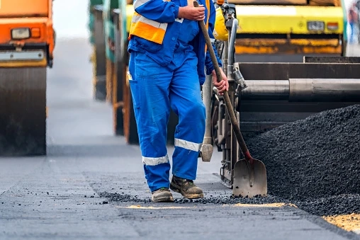 Which is Better For Road Construction: Asphalt or Concrete?