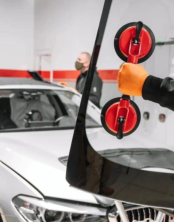 Essential Tips For Replacing Your Auto Glass